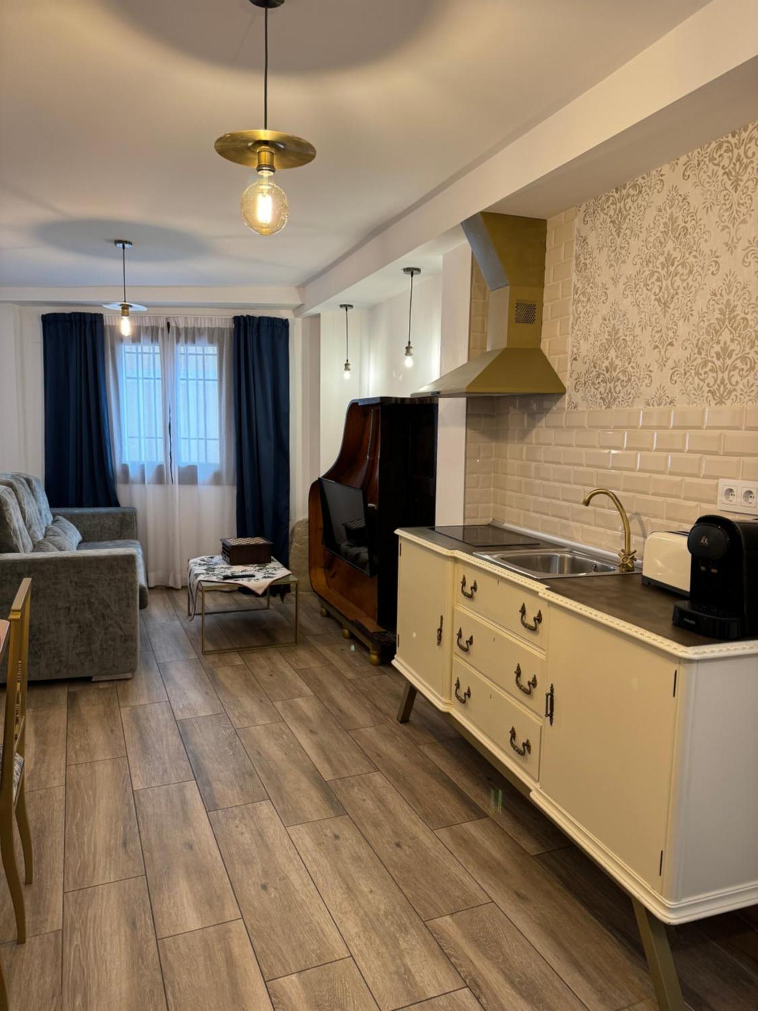 Ateneo Cuenca Suites Con Cocina En El Casco Historico Exterior foto