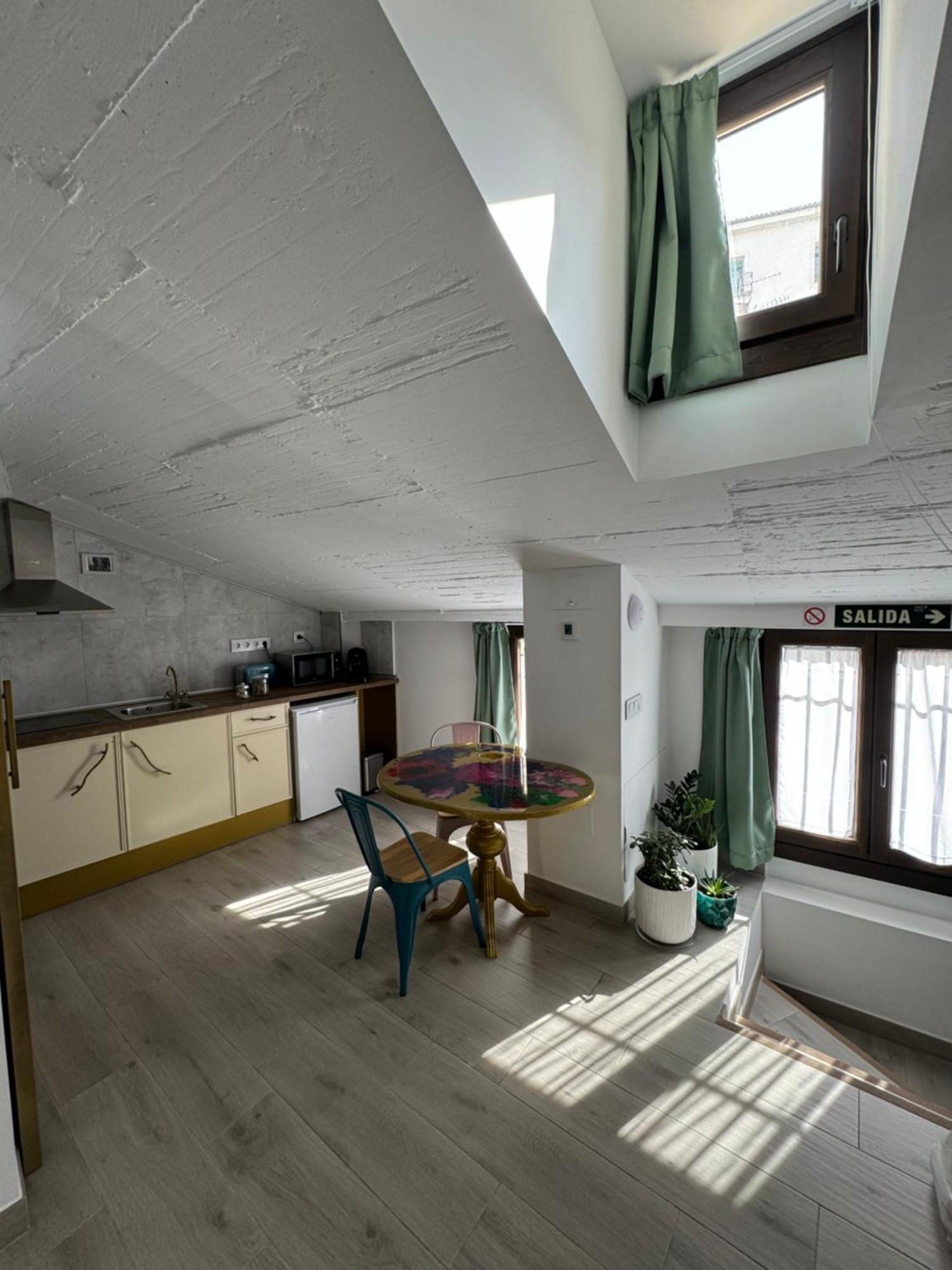 Ateneo Cuenca Suites Con Cocina En El Casco Historico Exterior foto