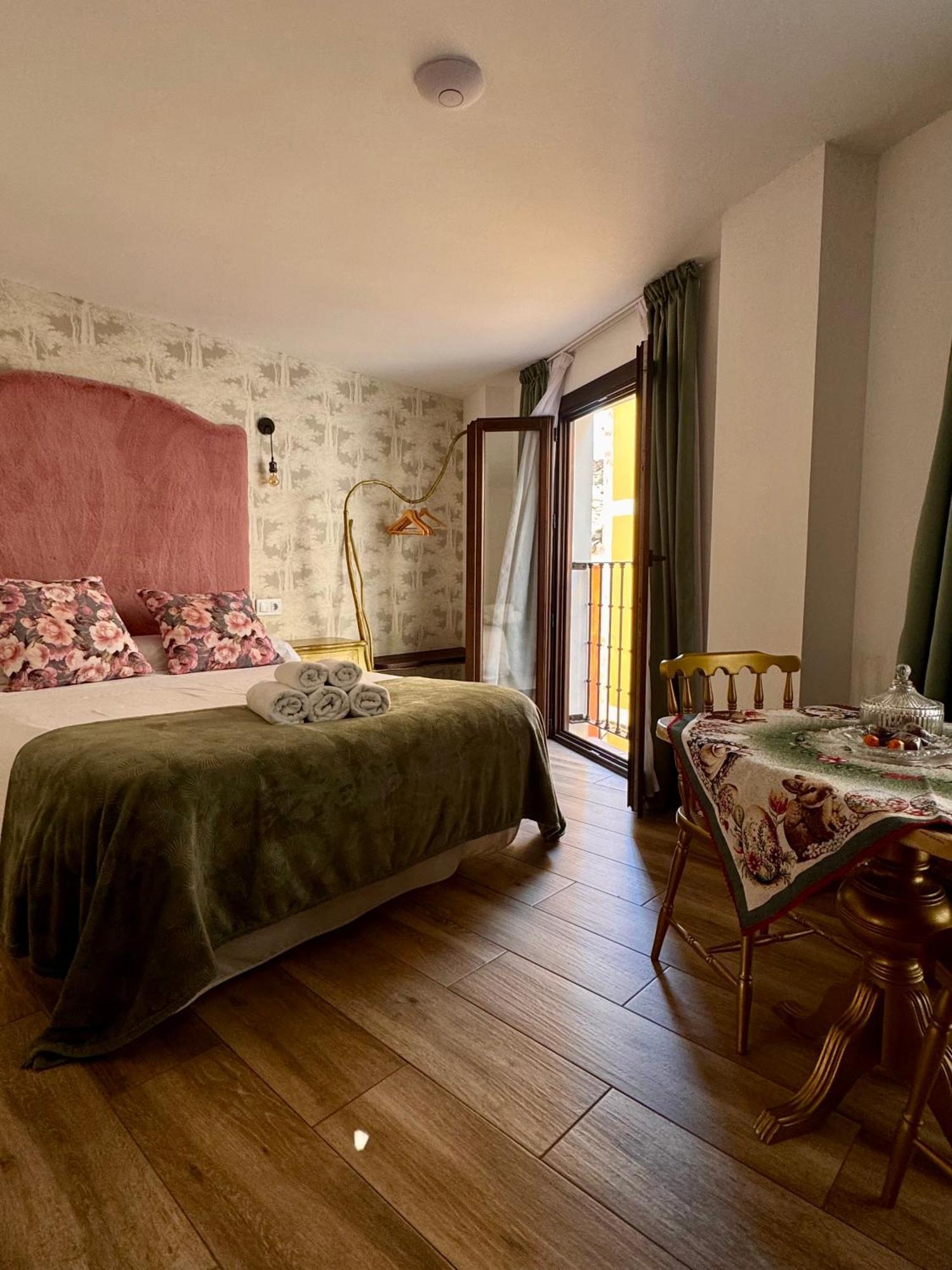 Ateneo Cuenca Suites Con Cocina En El Casco Historico Exterior foto